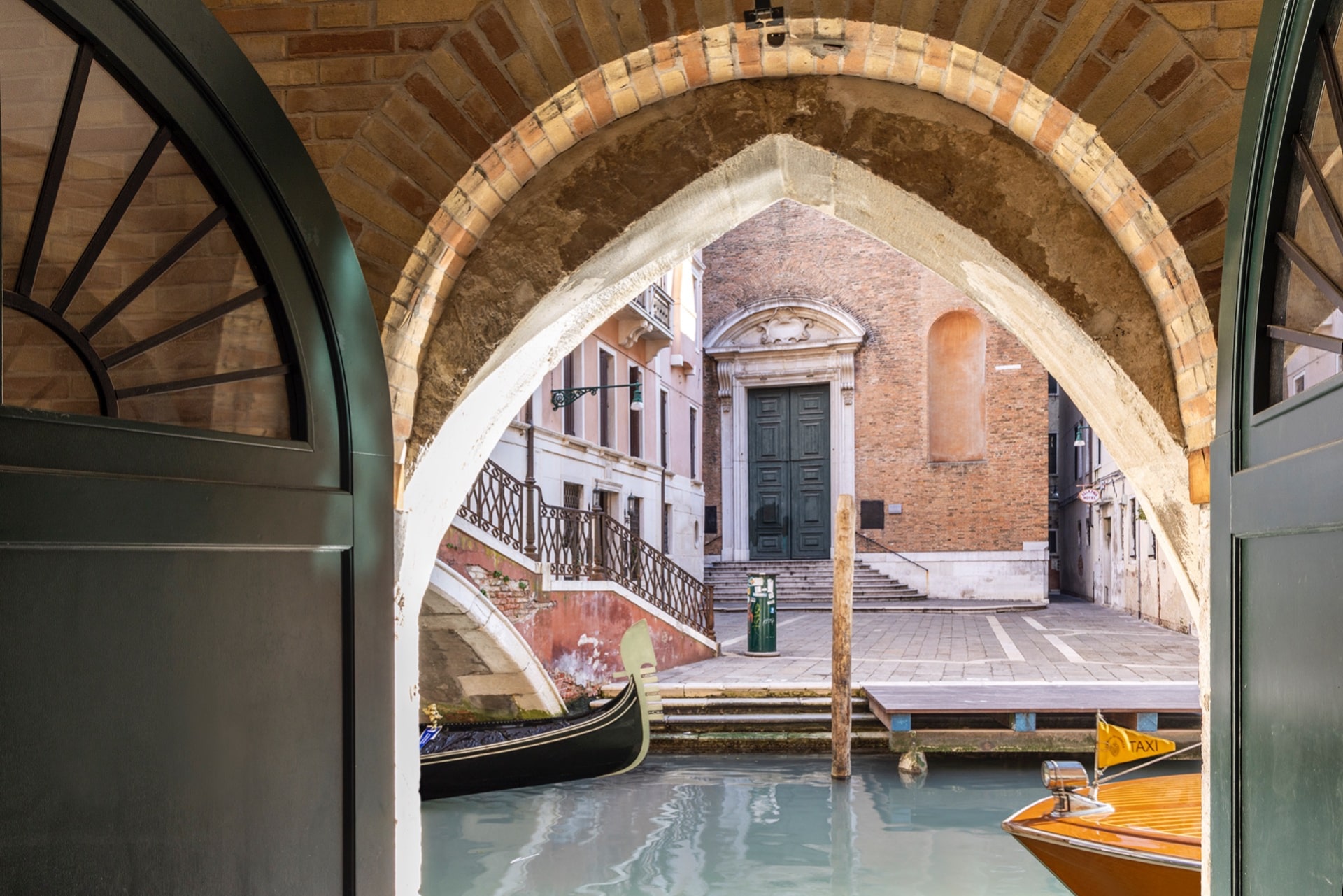 All the shades of Venice in the Rialto Luxury Apartments designed by THDP